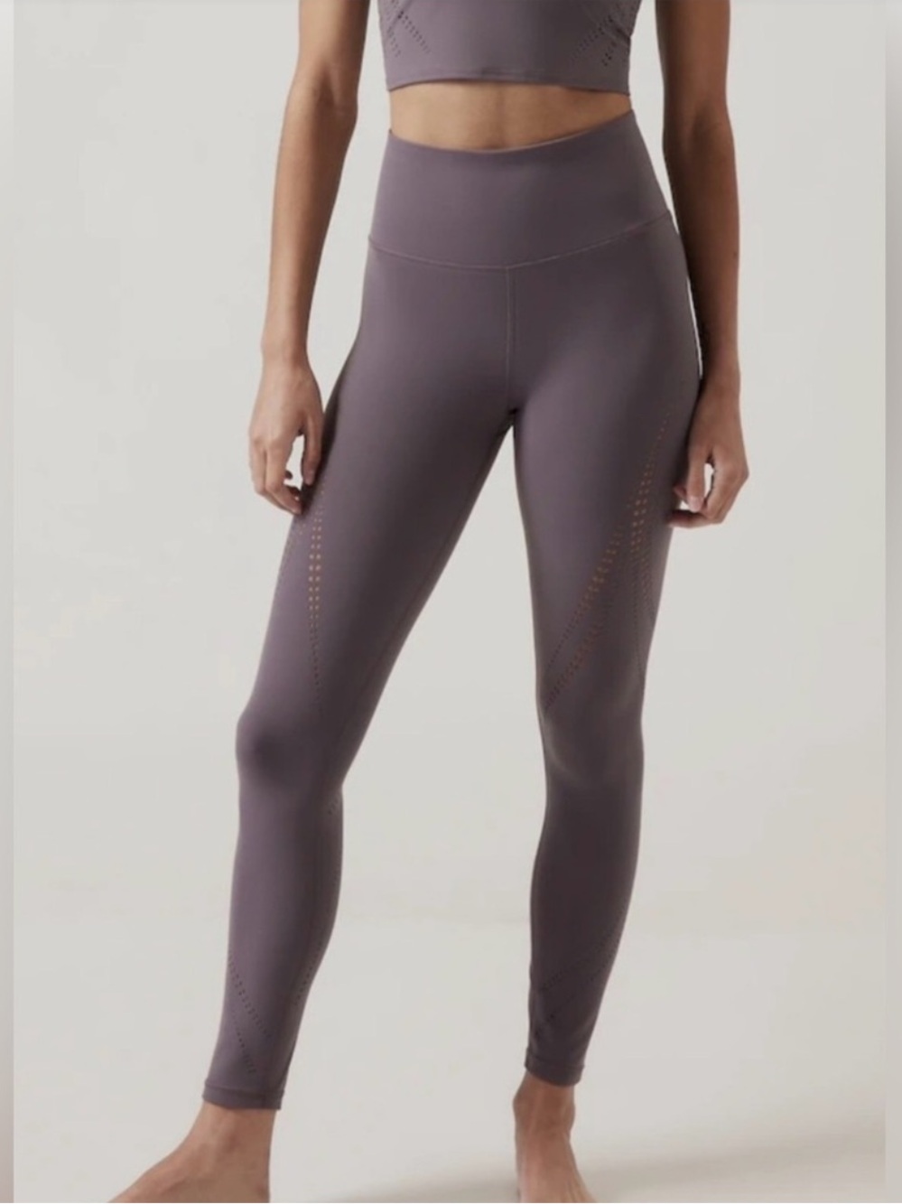 Athleta Elation Lasercut 7/8 Tight & Aurora Seamless Cami in Dusk Violet
